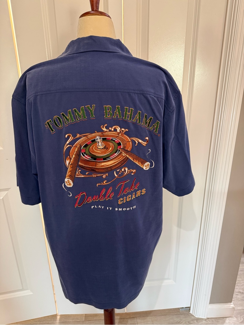 Tommy Bahama Blue 100% Silk Short Sleeve Button-Front Shirt L Double Take Cigars